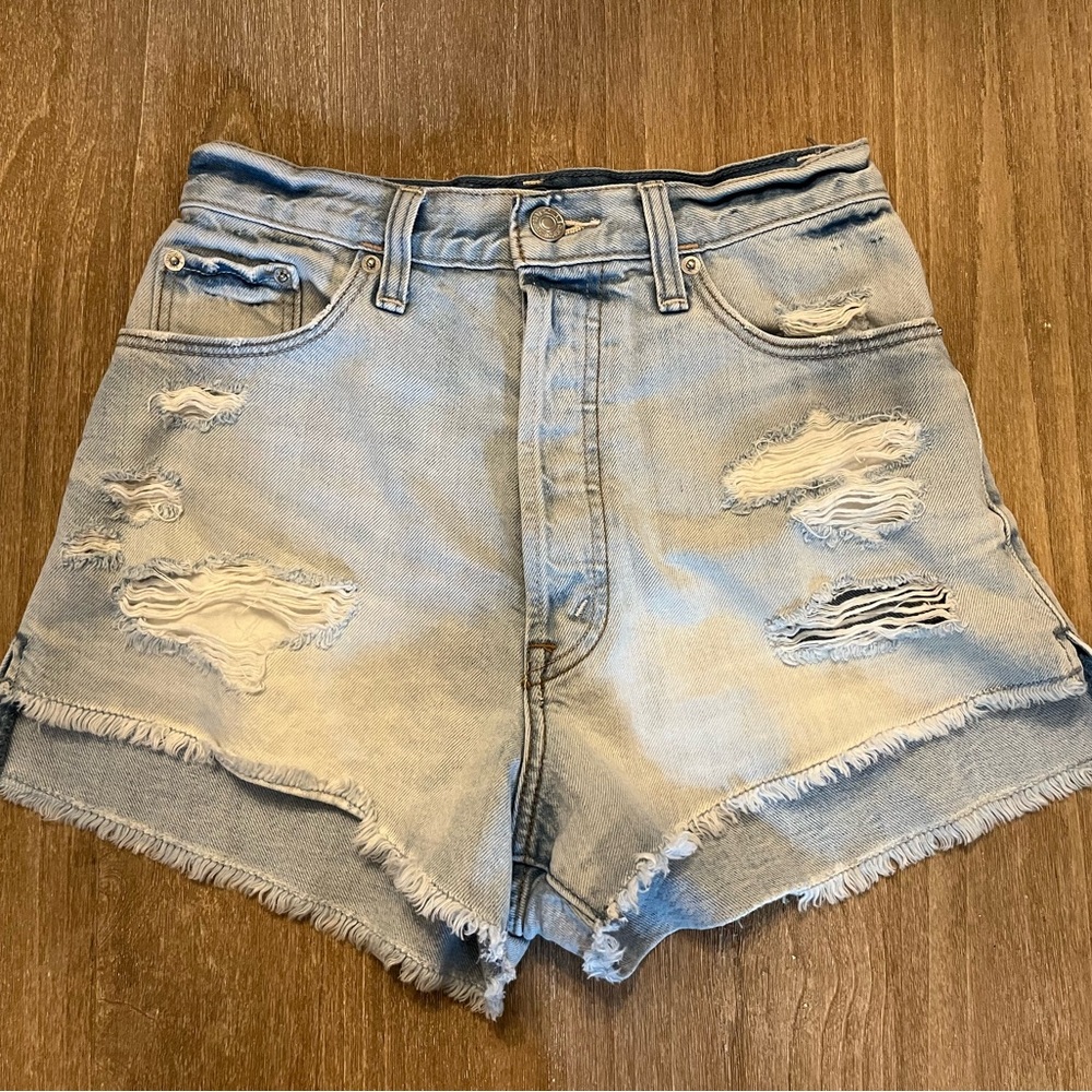 Abercrombie & Fitch High Waisted Light Wash Distressed Denim Shorts-Women’s-24/2